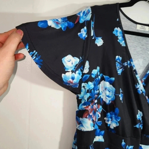 Pinup Dress Wrap Top Blue Roses Flutter Sleeve 18W 18 - Picture 5 of 13